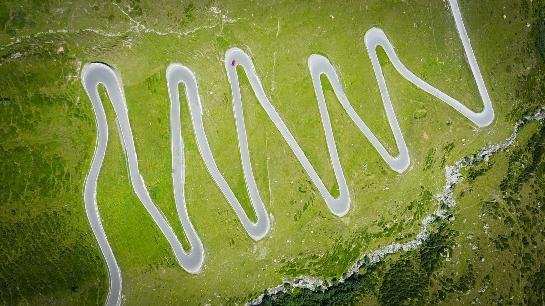 raphael-biscaldi-rE3kbKmLmhE-unsplash